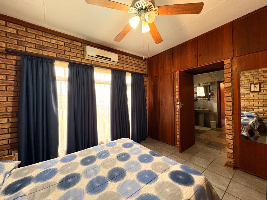 6 Bedroom Property for Sale in Doringkruin North West